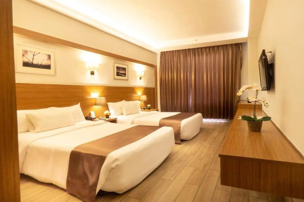 Weston Suites Hotel Santo Domingo 4*,
